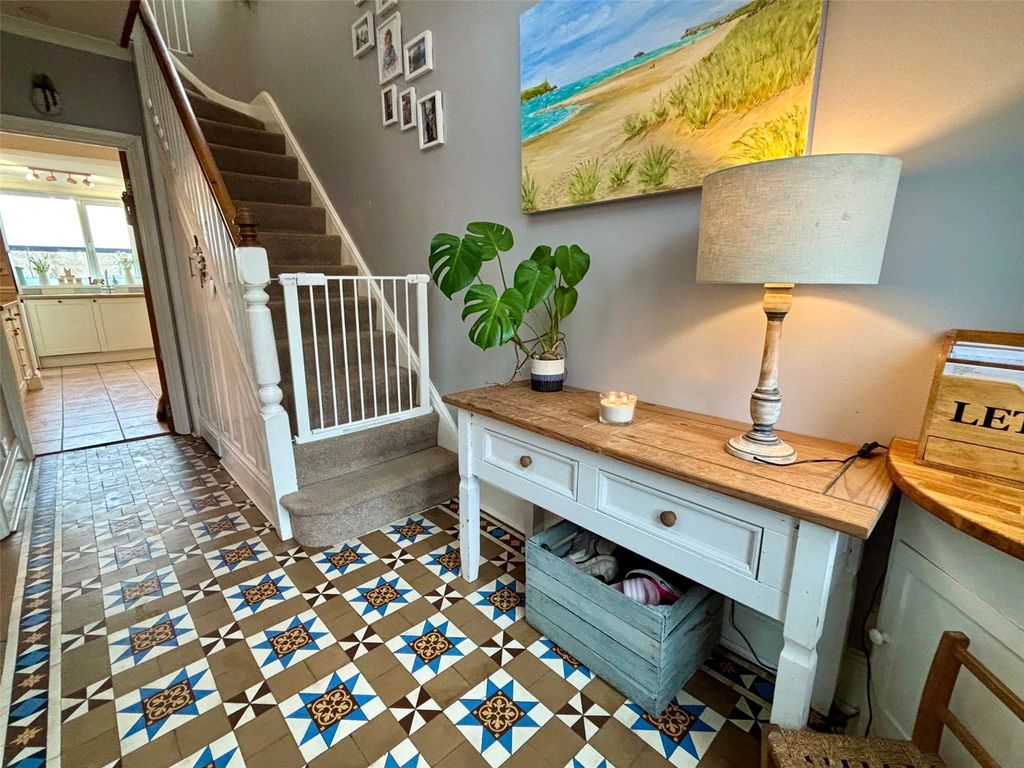 Property photo 2 of 31 Picture No. 18