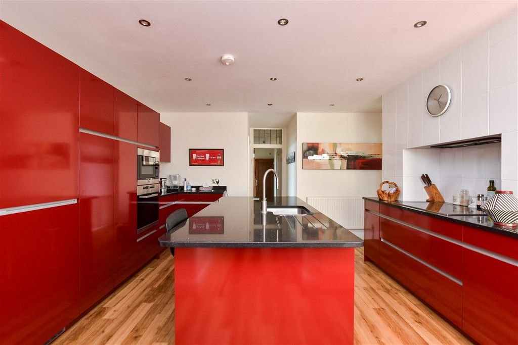 Property photo 3 of 4 Kitchen