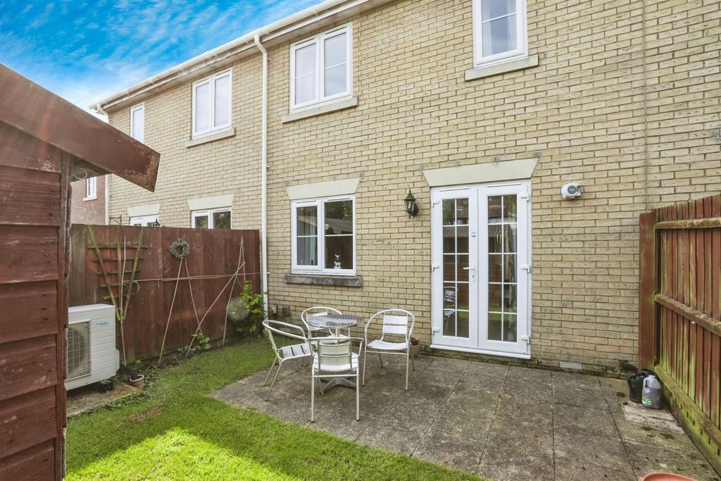 Property photo 2 of 17