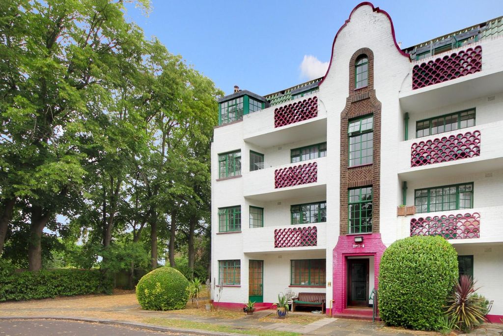 Property photo 1 of 11