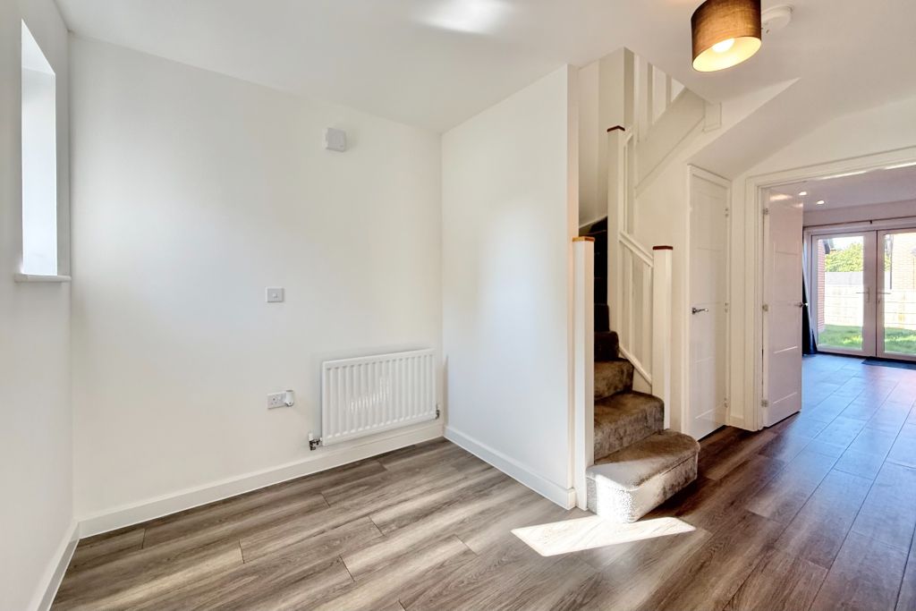 Property photo 2 of 14 Hallway