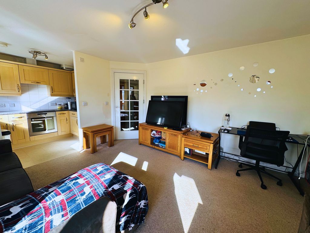 Property photo 3 of 12