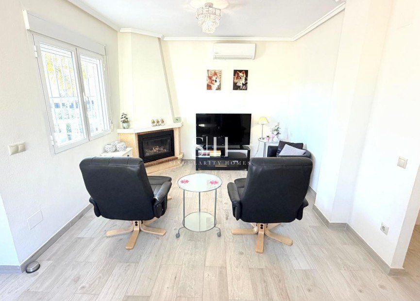 Property photo 3 of 41