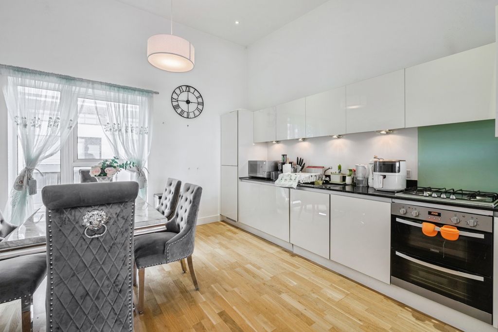 Property photo 3 of 19 Pbox-Img.Jpg