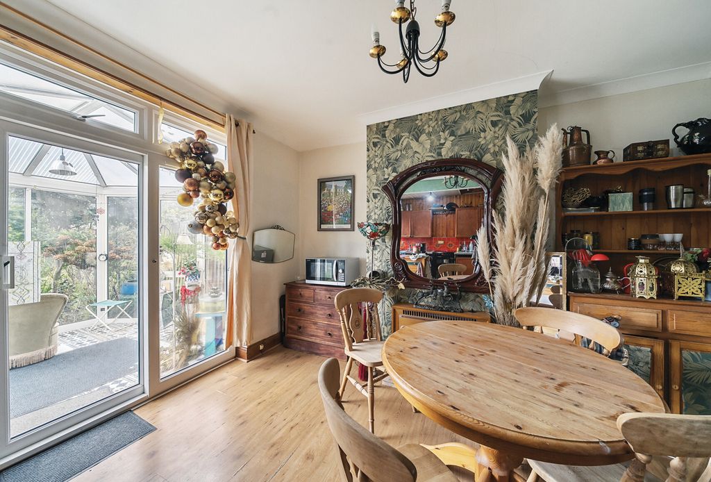 Property photo 3 of 17 Dining Room