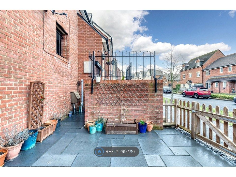 Property photo 2 of 12 Private Courtyard