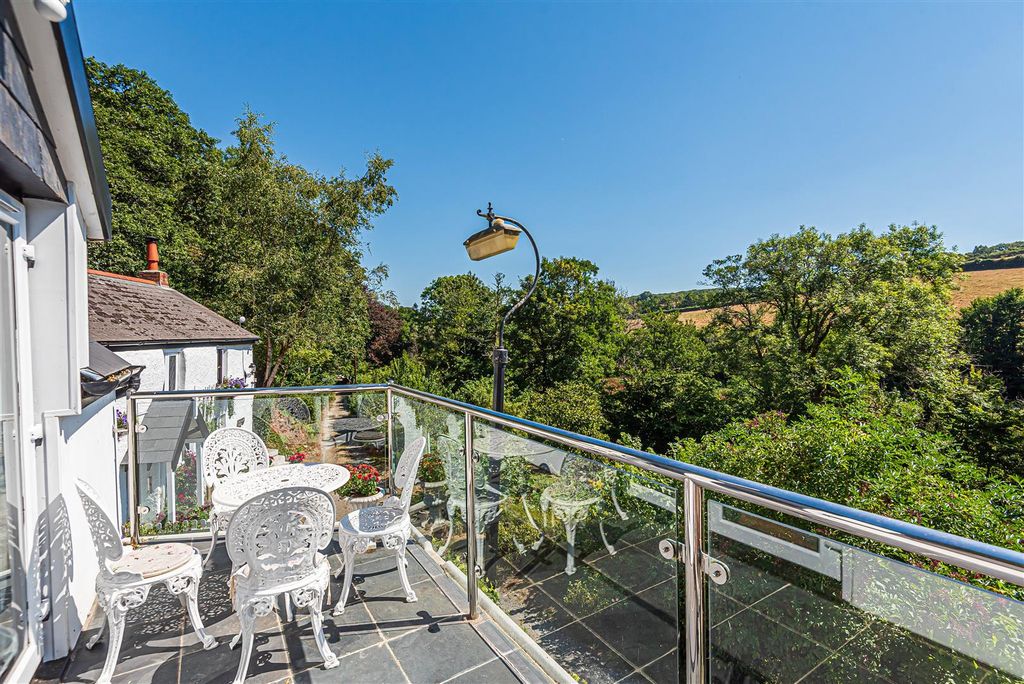 Property photo 2 of 67 Balcony