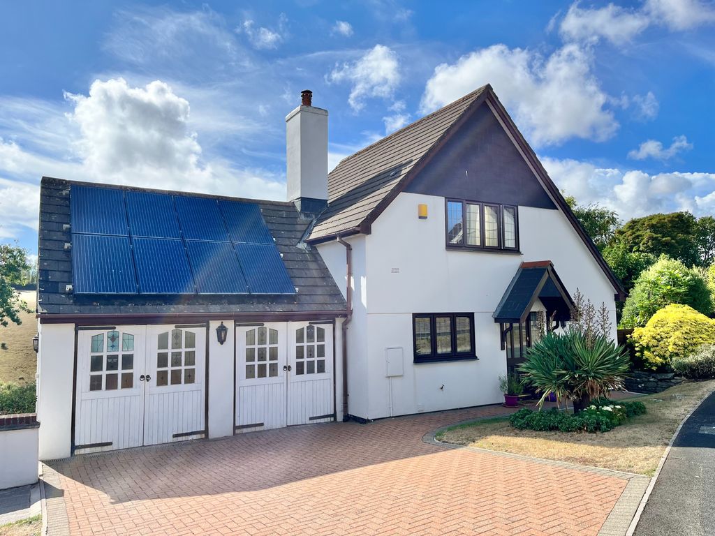 Property photo 1 of 36
