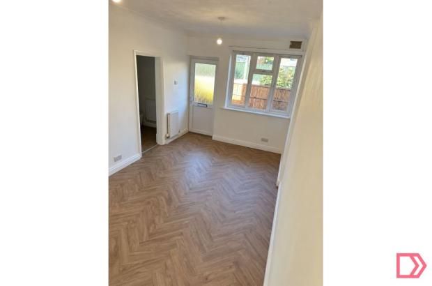 Property photo 2 of 10 8A76cc75-E206-4F80-9