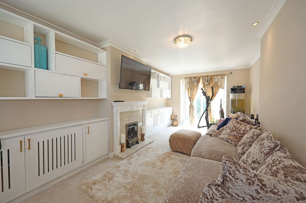 Property photo 3 of 19