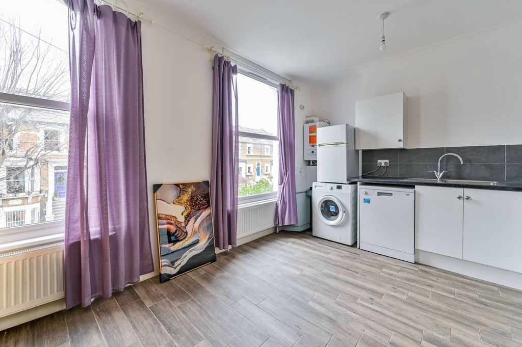 Property photo 2 of 6