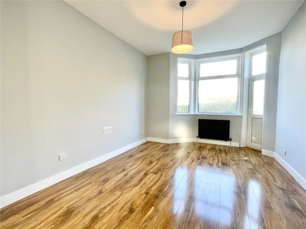 Property photo 2 of 12 Picture No. 03