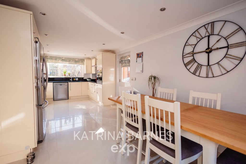 Property photo 3 of 23