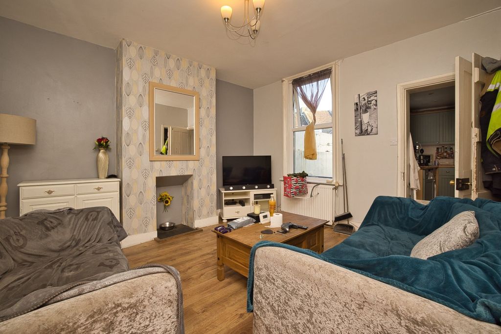 Property photo 2 of 11 Picture 2