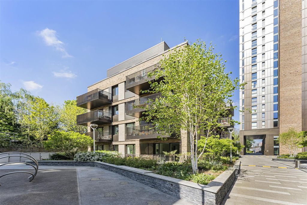 Property photo 1 of 20 Fettle Court