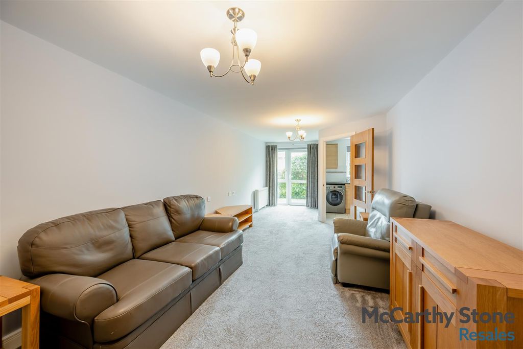 Property photo 2 of 27 8690453-Interior05.Jpg