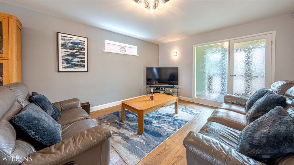 Property photo 3 of 35 Picture No. 11