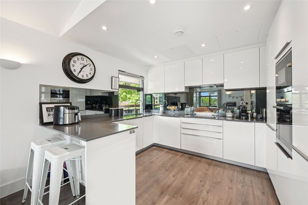 Property photo 3 of 15 Kitchen
