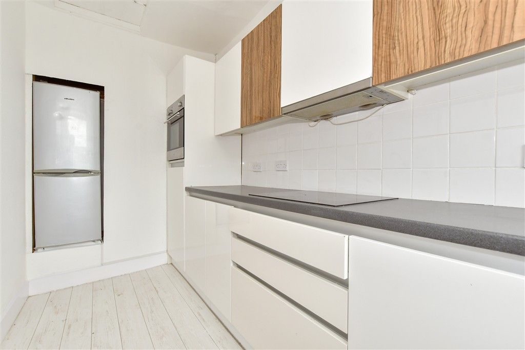 Property photo 1 of 11 Kitchen