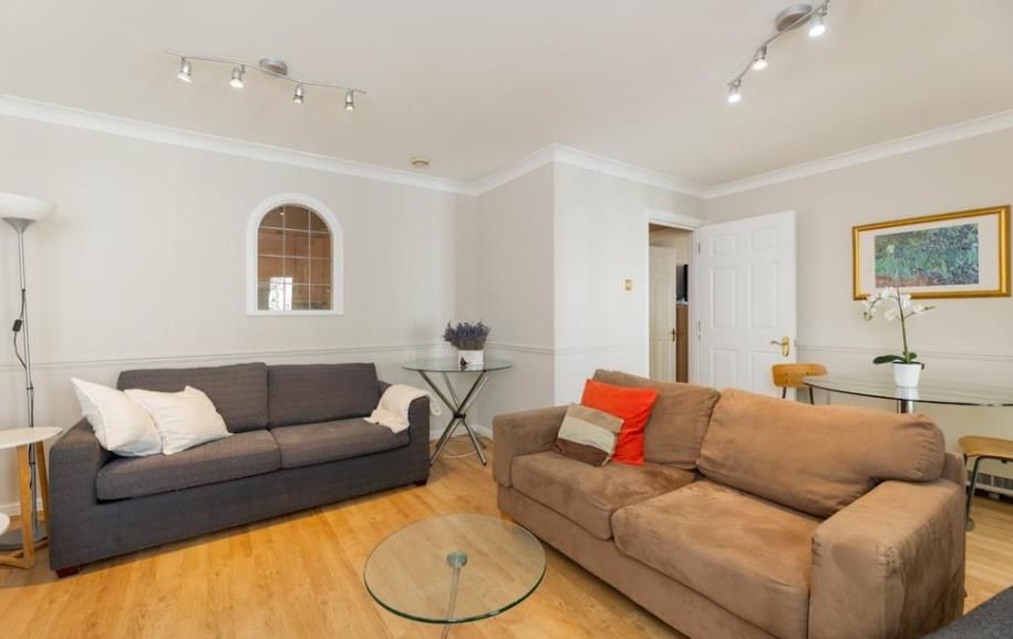 Property photo 1 of 4 Flat 2, 241-243 Baker Streeet 1 14.07.Png