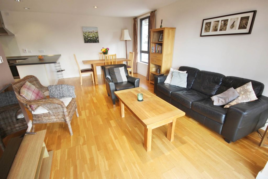 Property photo 2 of 9