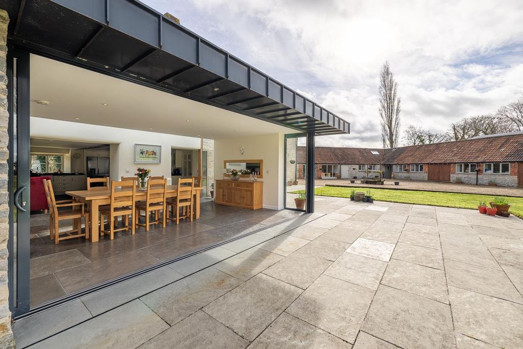 Property photo 3 of 27 Image