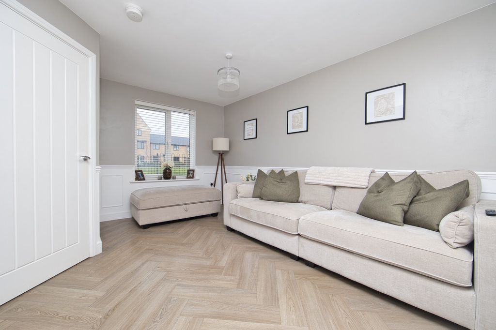 Property photo 2 of 16 Picture 2