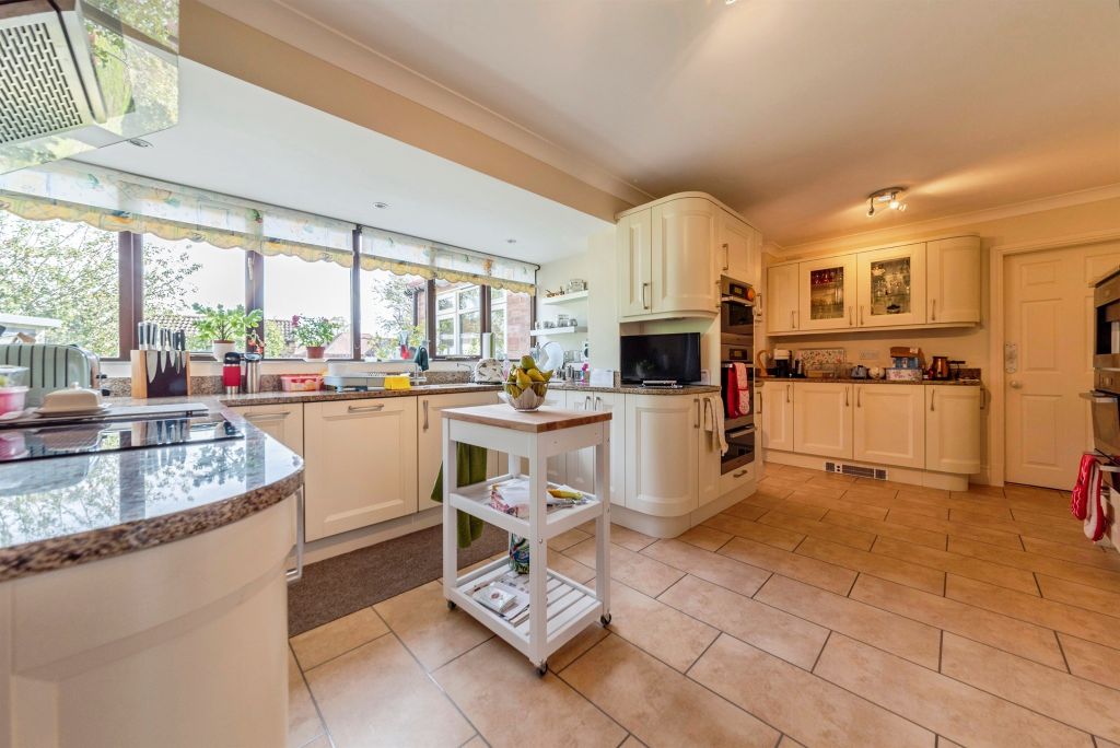 Property photo 3 of 24