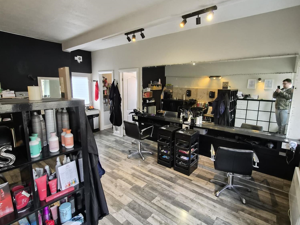 Property photo 3 of 7 Photo 2