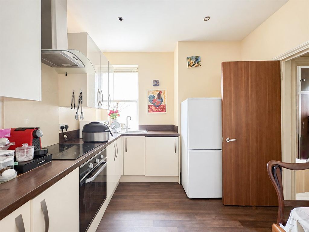 Property photo 3 of 16 Kitchen