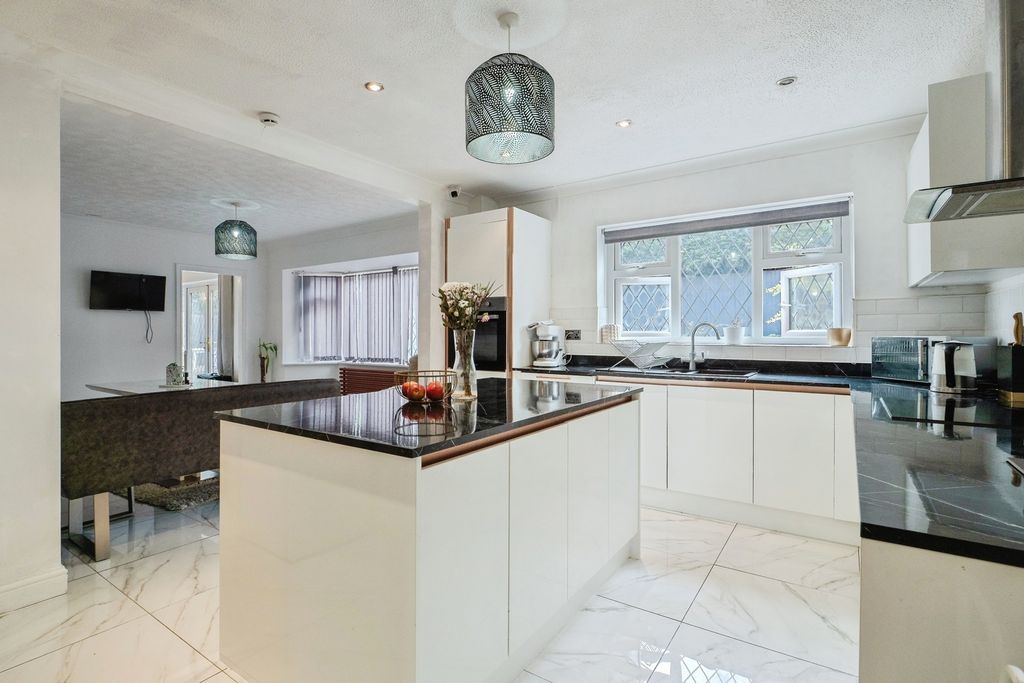 Property photo 2 of 25 Pbox-Img.Jpg