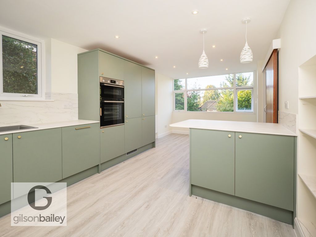 Property photo 2 of 18 56Churchlane-50
