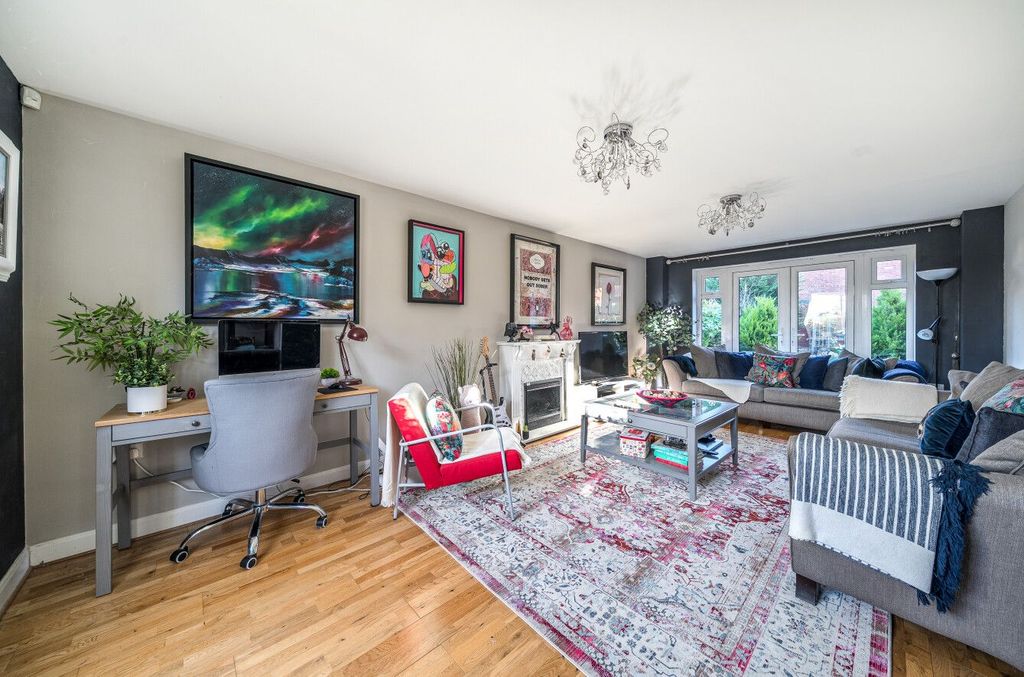 Property photo 3 of 17