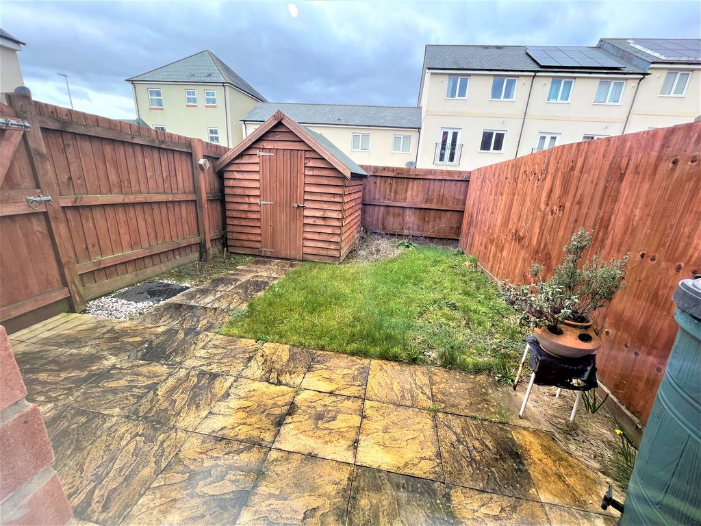 Property photo 2 of 8 Garden