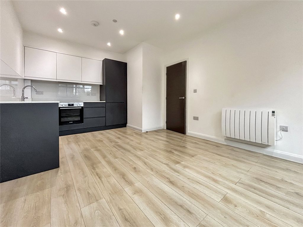 Property photo 2 of 9 Picture No. 13