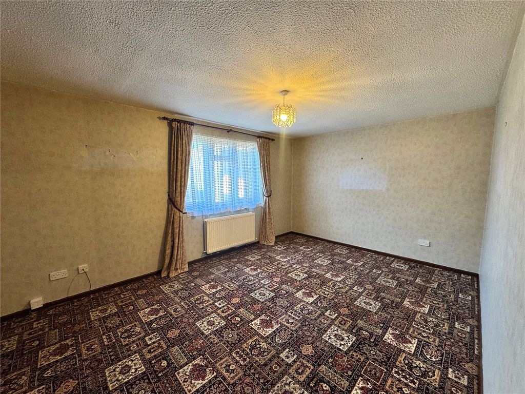 Property photo 2 of 9 Picture No. 18