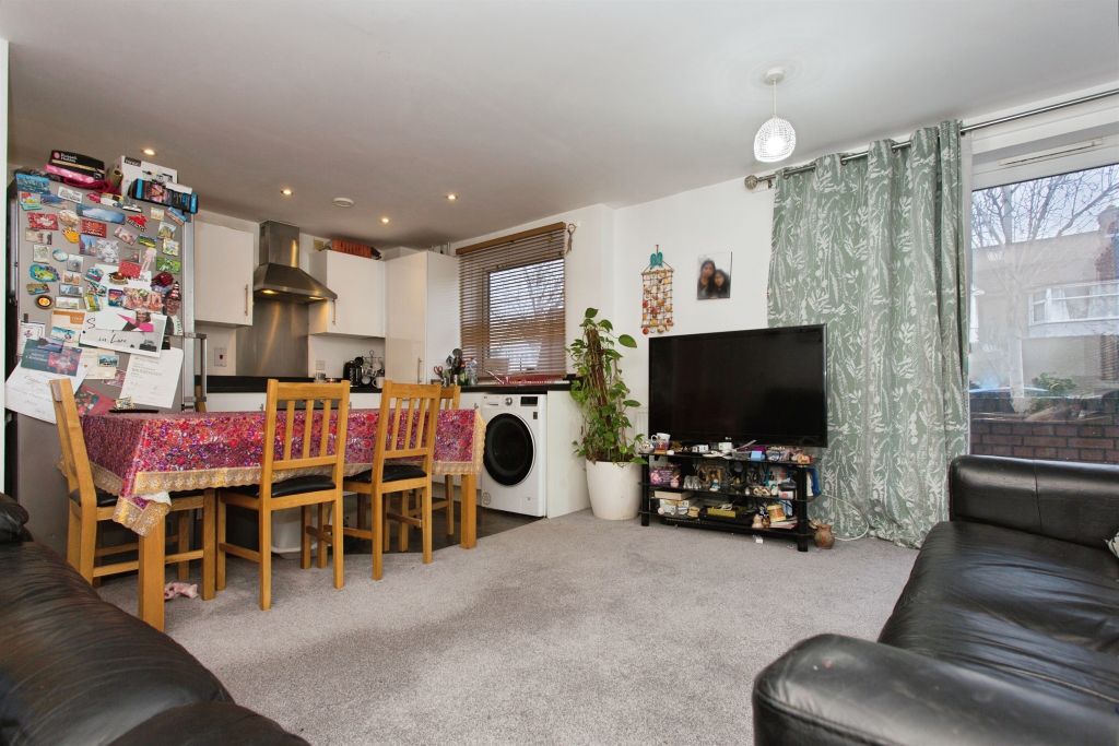 Property photo 3 of 9
