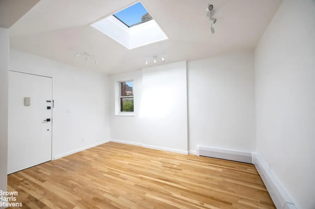 Property photo 2 of 10 <Alttext/>