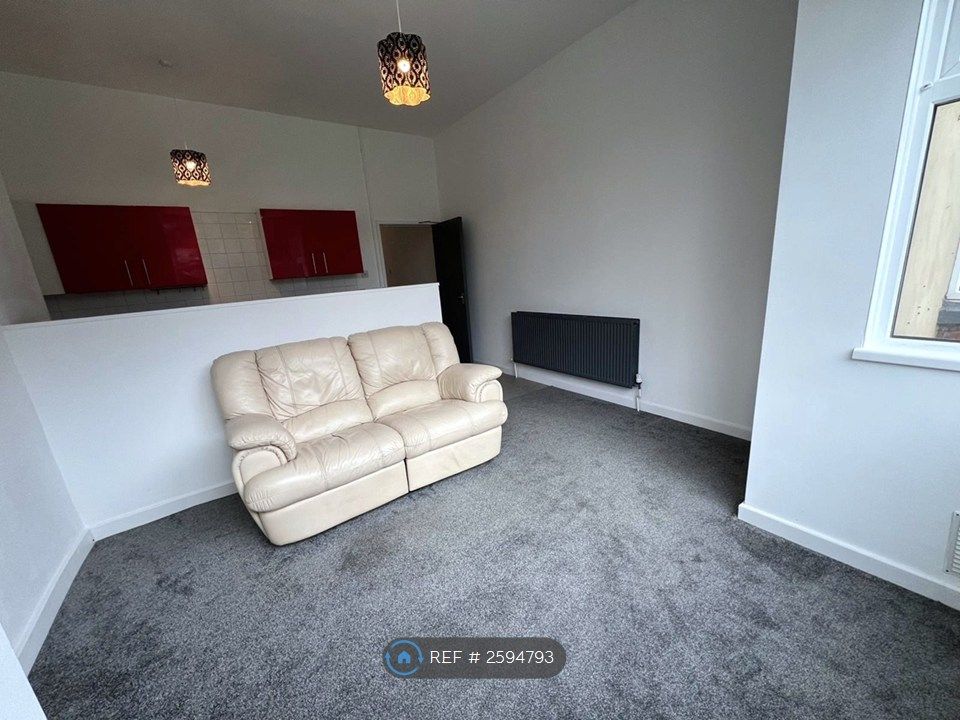 Property photo 3 of 8 Sitting Area