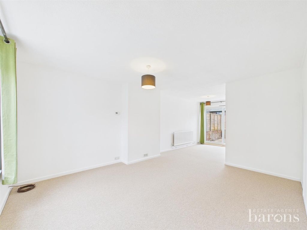 Property photo 3 of 17 Cam05500G0-Pr0083-Still005.Jpg