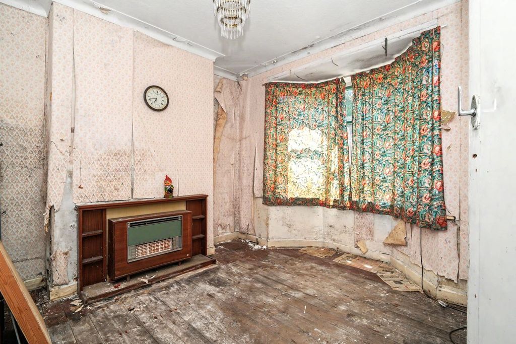 Property photo 2 of 14