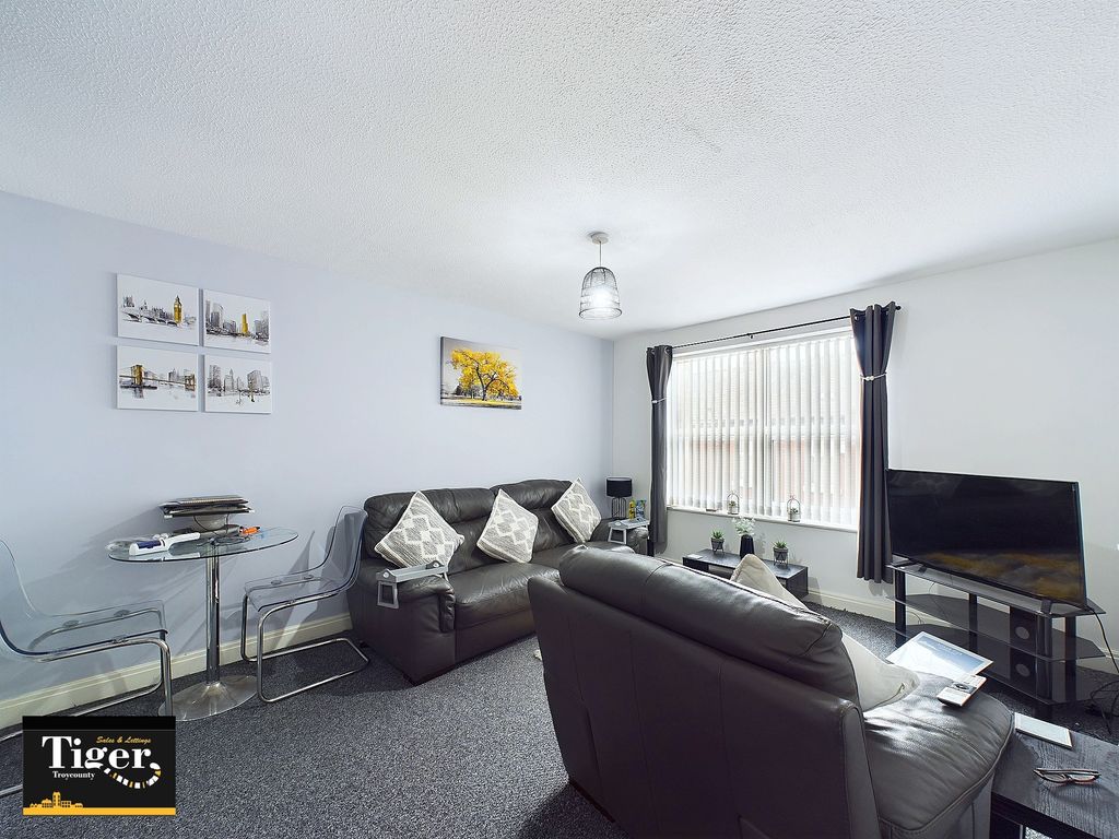 Property photo 2 of 11 Cam02176G0-Pr0488-Still003