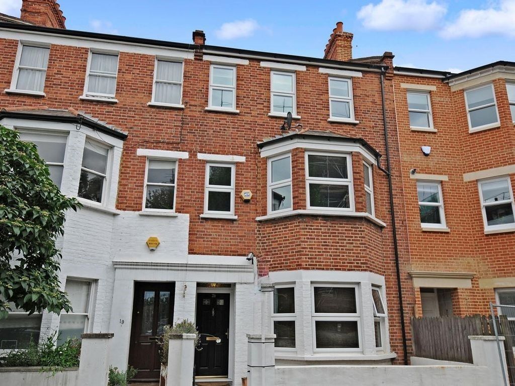 Property photo 1 of 8 External