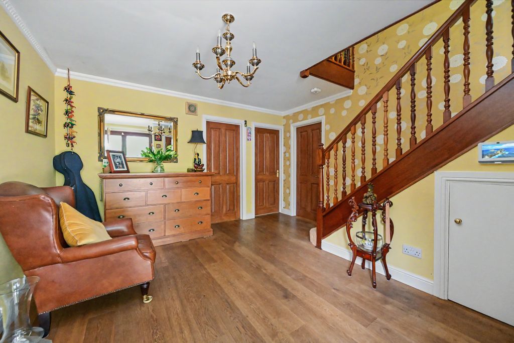 Property photo 3 of 27