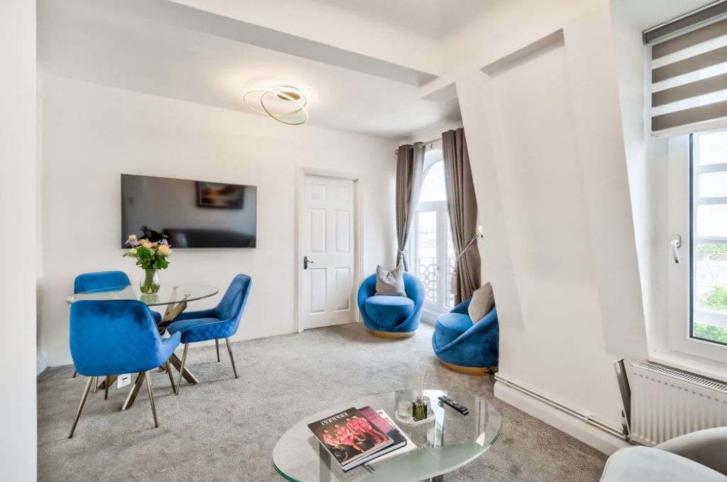 Property photo 1 of 31