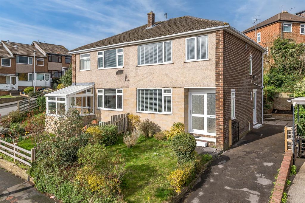 Property photo 1 of 24 The Gills