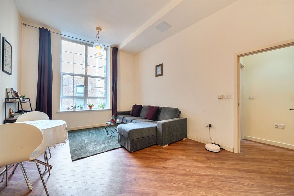 Property photo 3 of 7 Picture No. 15