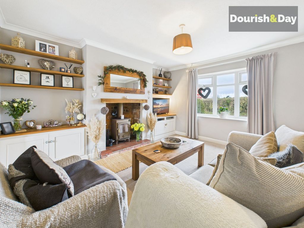 Property photo 3 of 34