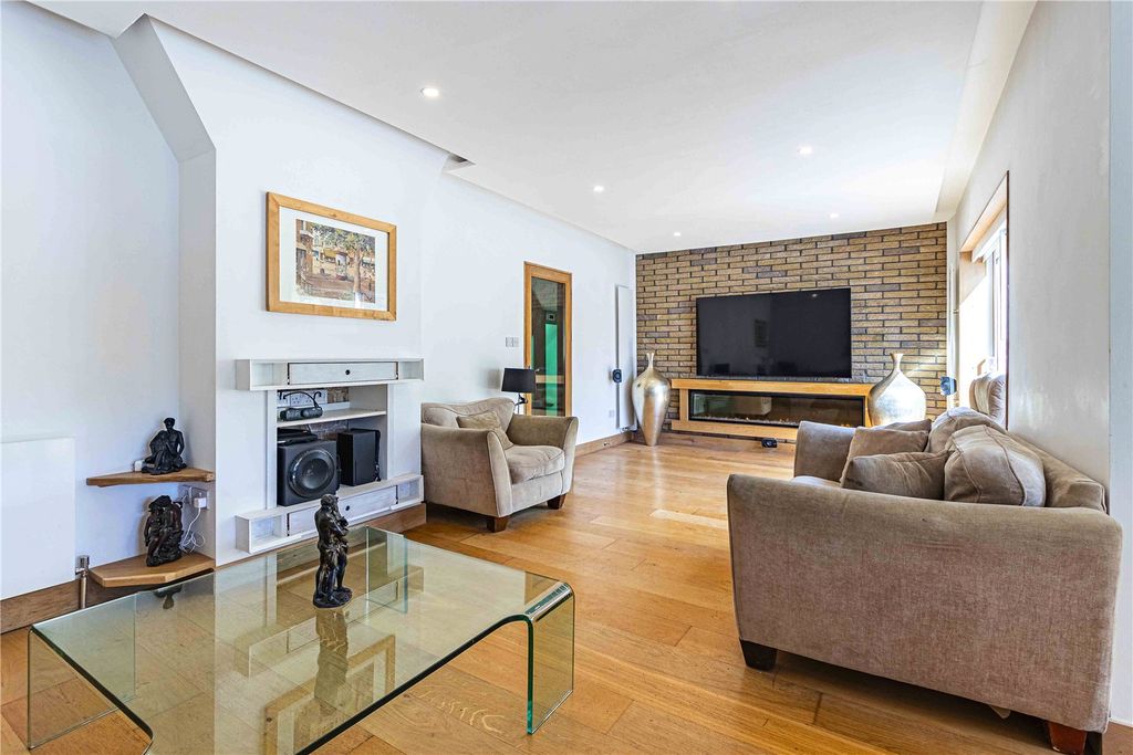 Property photo 3 of 48 Picture No. 57