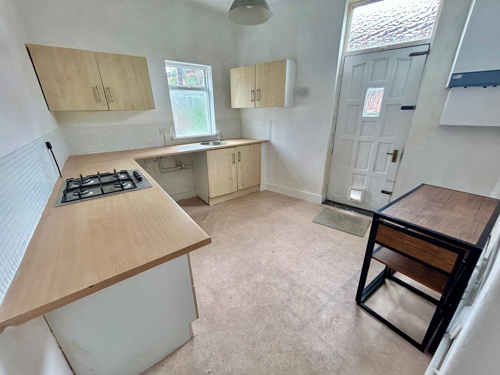 Property photo 2 of 16 Kitchen